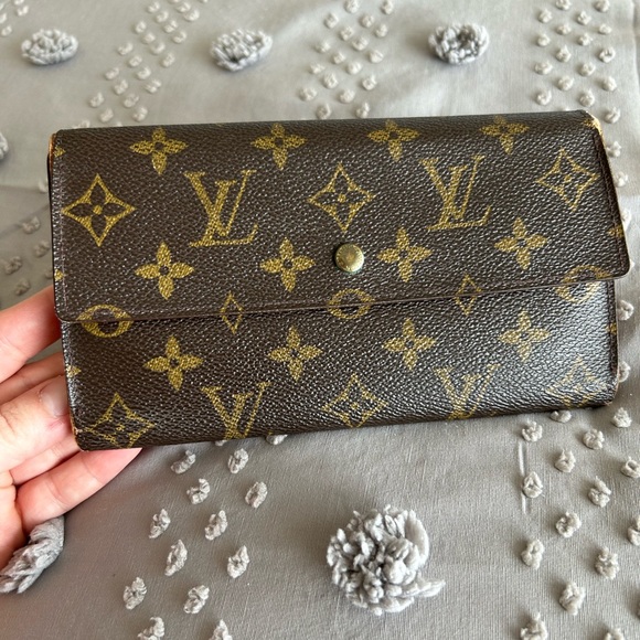 Louis Vuitton Monogram Long Wallet - Picture 1 of 15